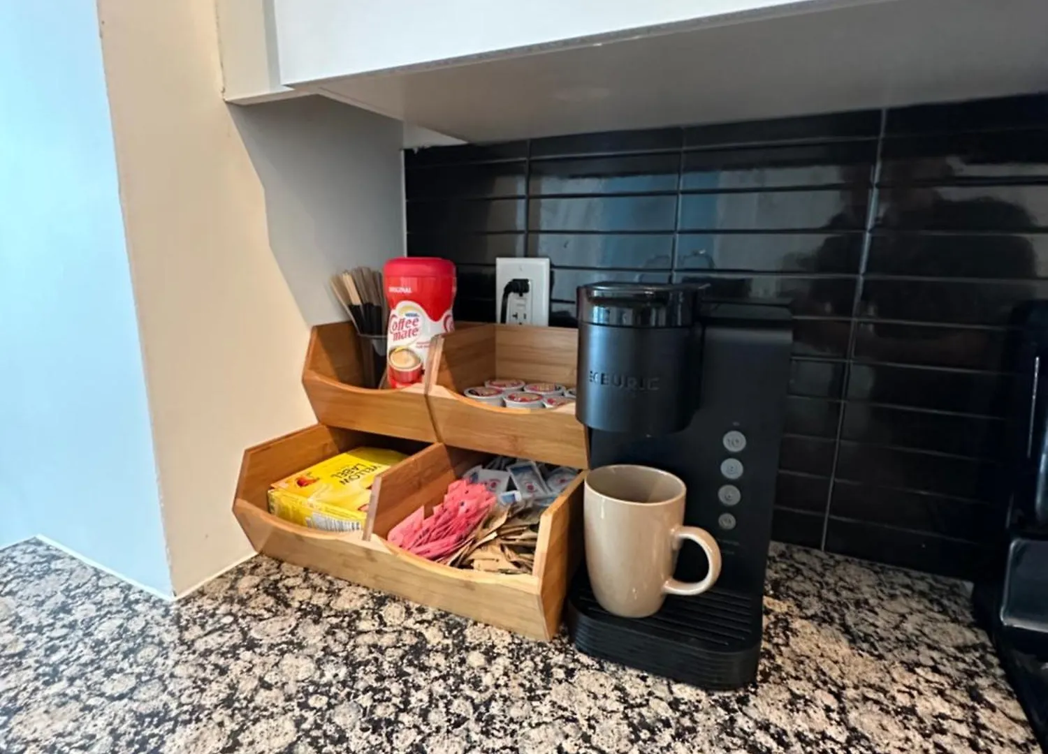 Newly Updated 3Br, 2Bath In Downtown Toronto Beside Union Station & Scotia Bank Arena! 0*,